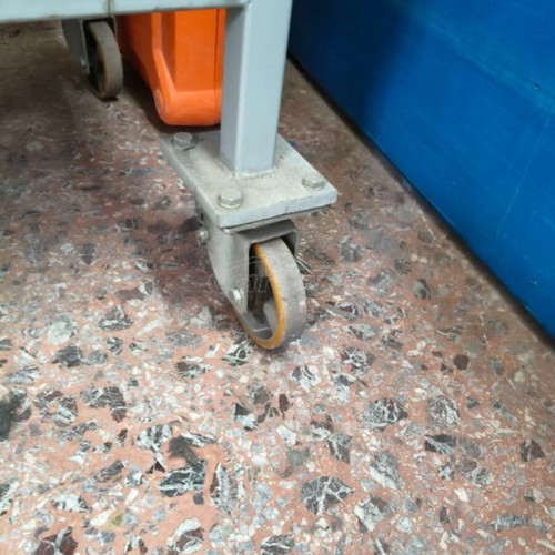 Folding machine for fabric pieces like new