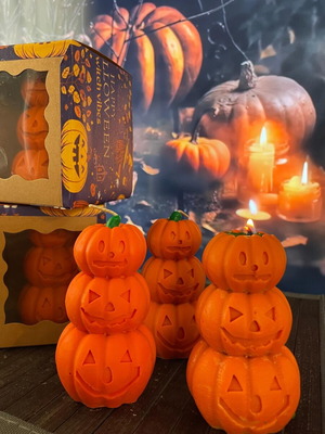 Thematic Halloween soy candle triple pumpkin