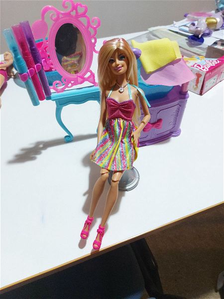 Barbie koukla me kommotirio