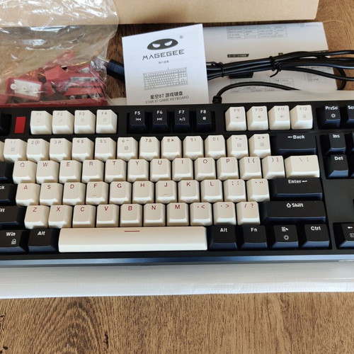 MageGee 87 TKL mechanical gaming keyboard new with LED lighting
