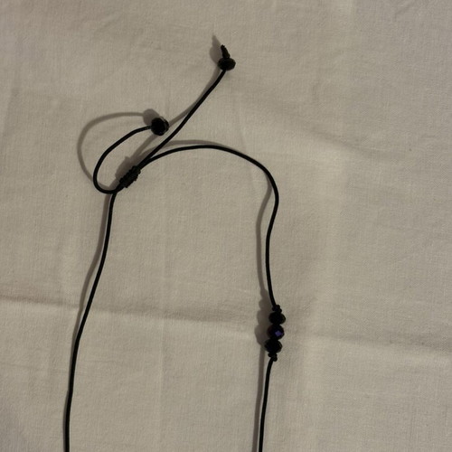 Women's black necklace like new
