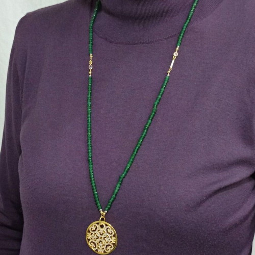 Long green necklace and silver pendant new