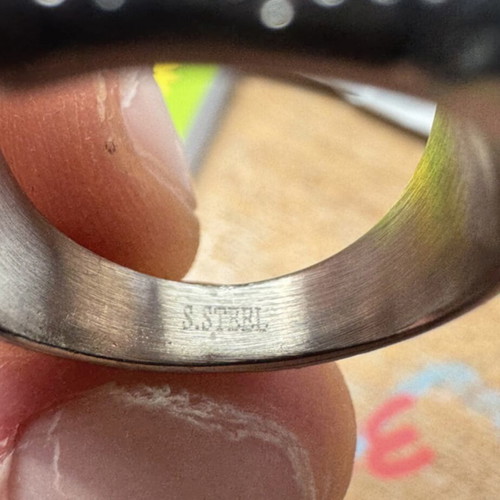 Ring with eagle design like new, small, metal, gray