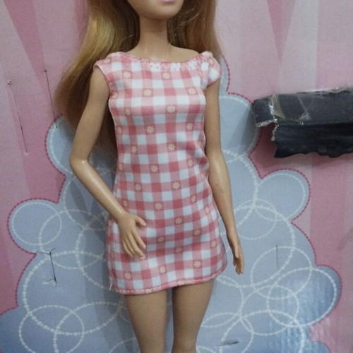 Barbie dolls, pack of 6