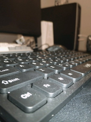 Polite Bluetooth Keyboard like new