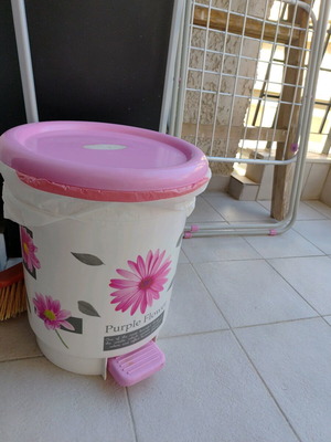 Trash bin used, 28 liters