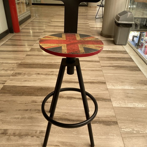 Stools and tables like new, set of 10 stools and 4 tables