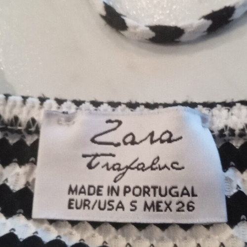 Zara women's top like new, black and white, size S