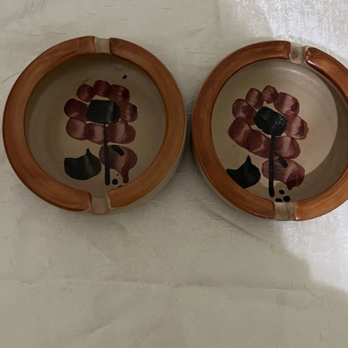 Ceramic decorative ashtrays with painted flower like new, set of 2