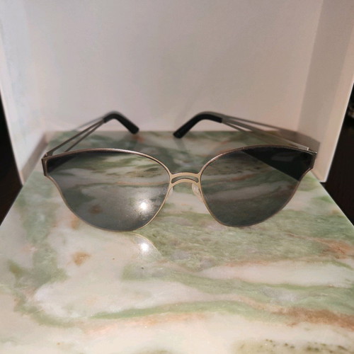 Hawkers cat eye sunglasses like new, gray and silver