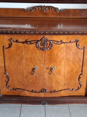 Buffet antique used, lion paw legs