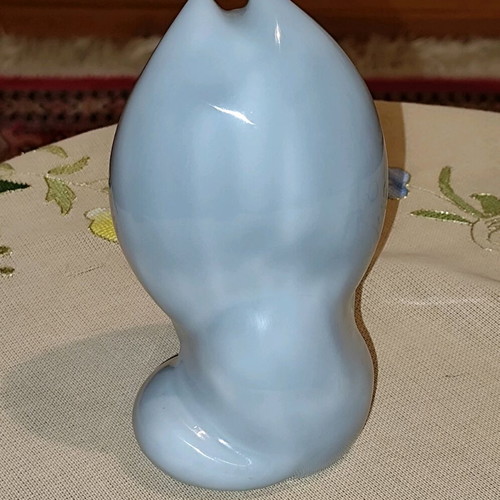 Porcelain Persian cat figurine vintage like new