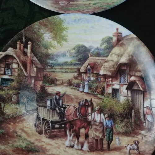 Bradex wall plates set of 4 Wedgwood fine bone china 1992 new