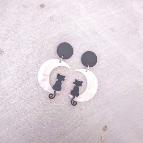 Acrylic resin earrings with cats on the moon new, black and white