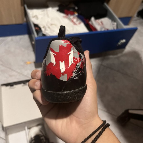 Adidas Messi football shoes like new, kids white and red