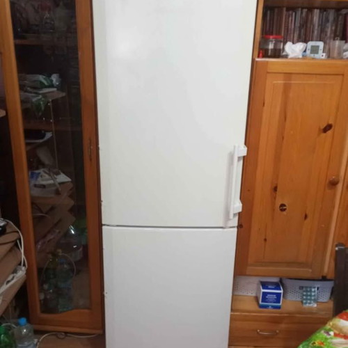 Liebherr refrigerator and freezer like new, 180cm height