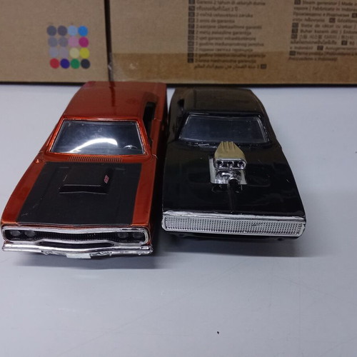 Jada Toys Fast & Furious die-cast cars used, Plymouth Road Runner & Dodge Charger 1:32 set
