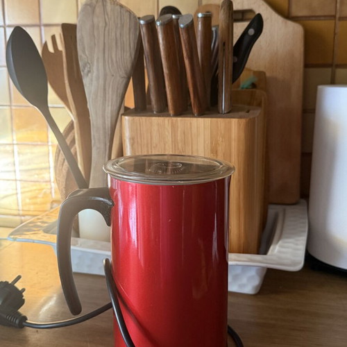 Izzy milk frother and hot beverage maker