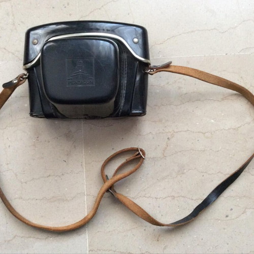 Praktica L2 Pentacon analog camera with Domiplan 2.8/50 automatic lens like new
