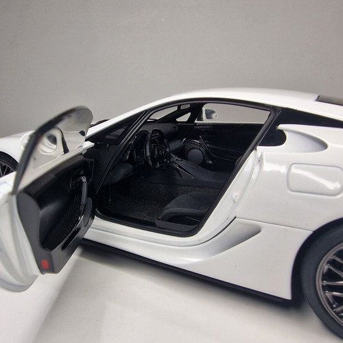 Autoart Signature Lexus LFA Nurburgring Package 1:18 scale model new