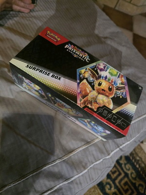 Prismatic Evolutions Surprise Box καινούργιο