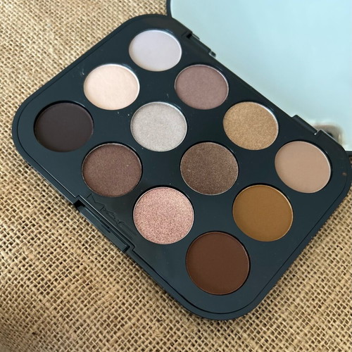 MAC palette with 12 unfiltered nudes eyeshadows new