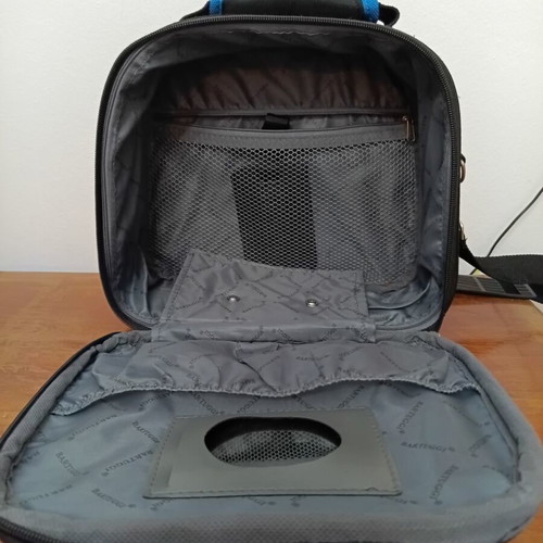 Bartuggi hard cosmetic case like new, black