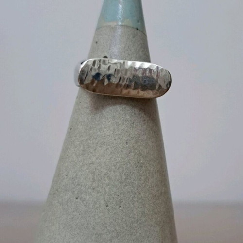 Handmade silver ring 925 with hammered texture and geometric base like new