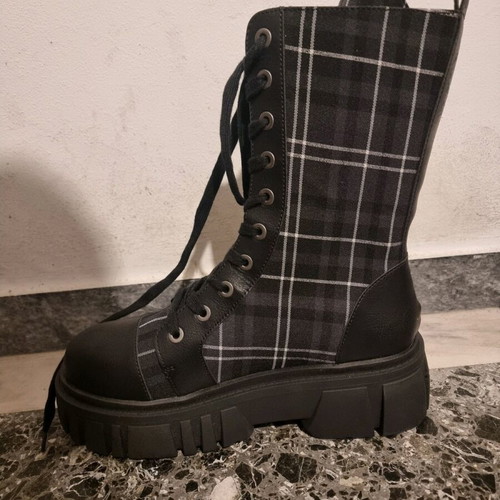 Killstar boots No.43 new, black plaid