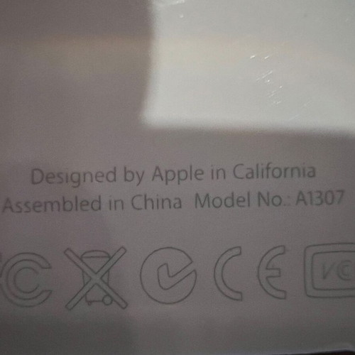 Apple Mini DisplayPort to VGA adapter used, model A1307