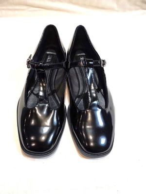 Zara Mary Janes Size 40 Black Like New