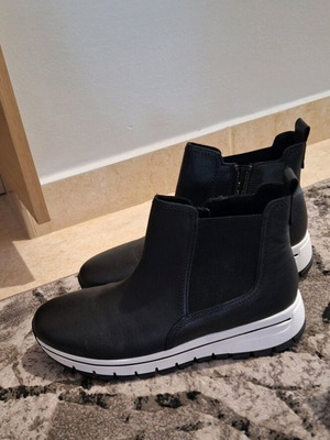 Gabor leather ankle boots new, size 38, black