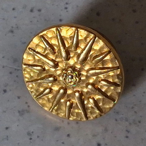 Vergina Sun Pin used, gold tone, diameter 1.5 cm