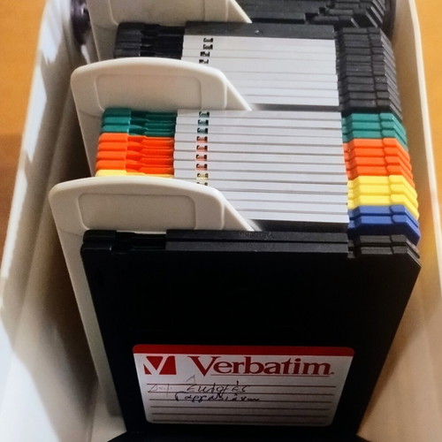 Pack of 2 cases with 43 floppy disks 3.5" vintage