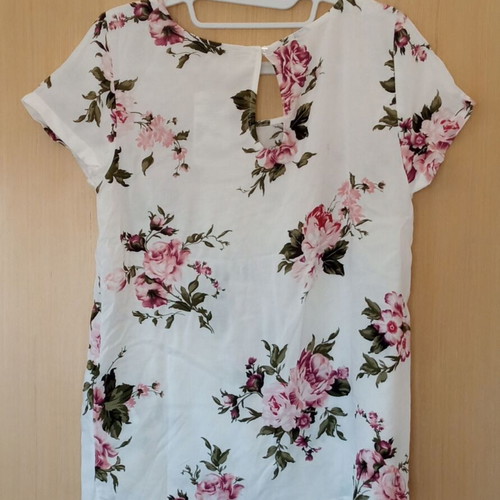 Women's short-sleeve blouse new, size M/38/10, multicolor