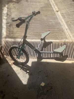Deltawing Razor scooter like new, excellent condition