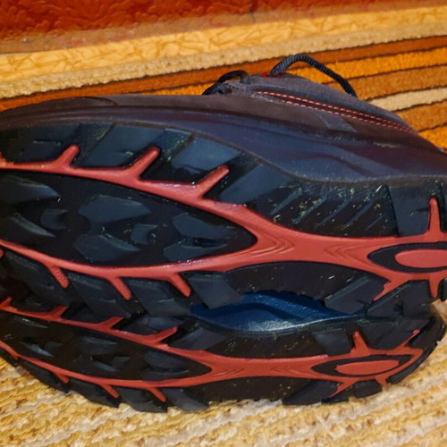 Joya sports shoes black, like new, size 38