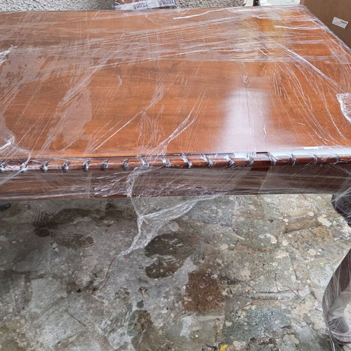 Dining table solid cherry wood like new, polished with extension leaves