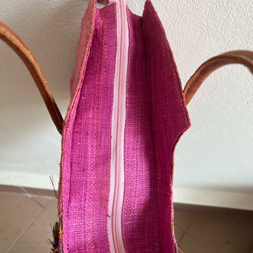 Straw bag Bag-All like new with decorative flower, zipper, and lining