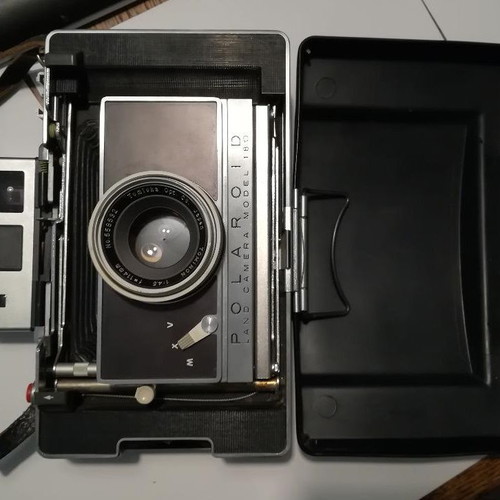 Polaroid Land Camera Model 180 vintage like new