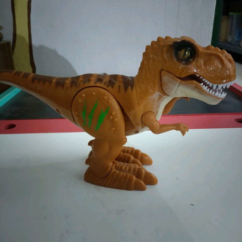 Zuru Robo Alive Dino Wars T-Rex robotic 12" dinosaur used