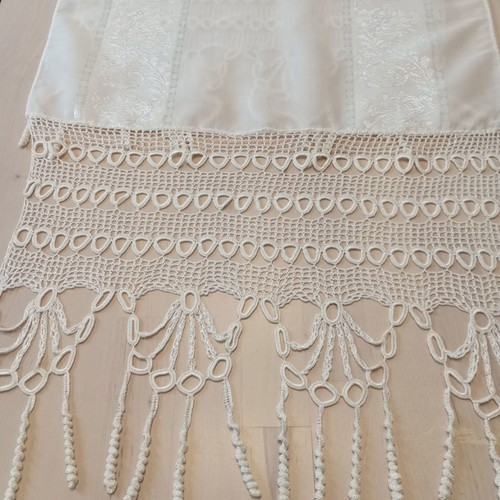 Table runners with macramé and handmade fringes, new, set of 2