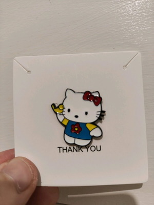 καρφίτσα hello kitty