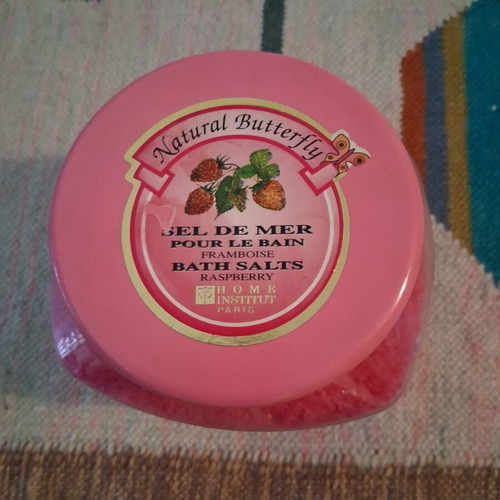 Bath salts used with raspberry scent 1400 g
