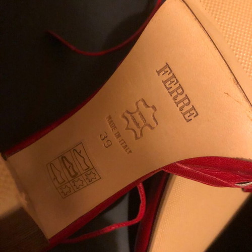 Gianfranco Ferre red heels new, size 39, leather