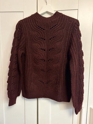 Burgundy sweater like new, size M