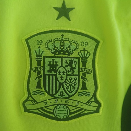 Spain goalkeeper jersey 2014 away