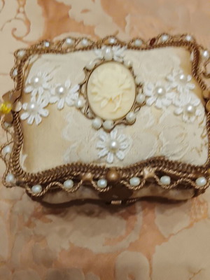 Vintage jewelry box used in good condition