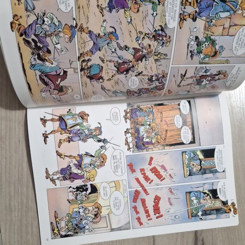 The Three Musketeers book like new, Greek