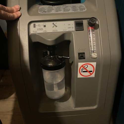Oxygen concentrator used with 3 medical oxygen cylinders 3 lt